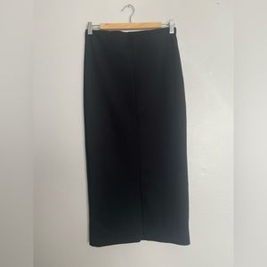 Mid tight black skirt
